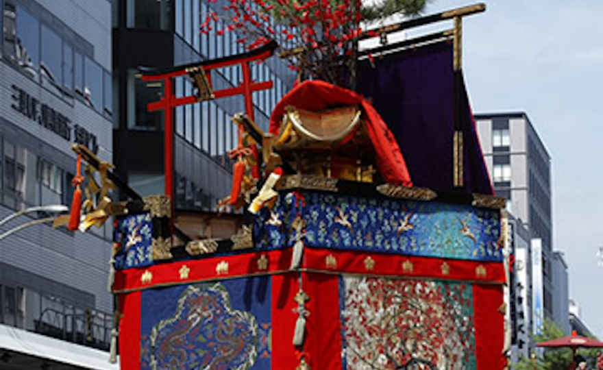 祇園祭 油天神山・上水引「翔鷹千花図」